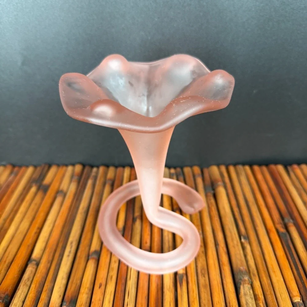 Vintage Vase Pink Art  Satin Glass Ruffle Vase Loop Base Studio 6in Beauty! 2000